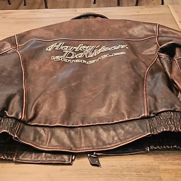 Harley Davidson Mens Brown Leather Jacket with lining. - Picture 3 of 5